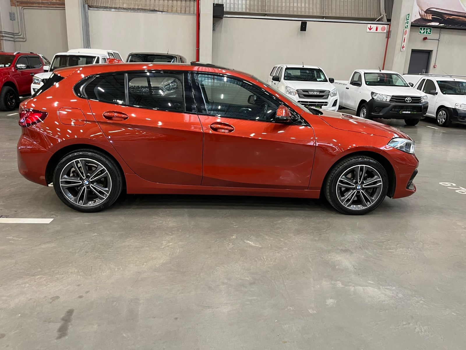 BMW 1 SERIES (F40) 118i SPORTLINE A/T (F40)