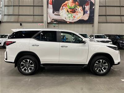 TOYOTA FORTUNER FORTUNER 2.4GD-6 4X4 A/T