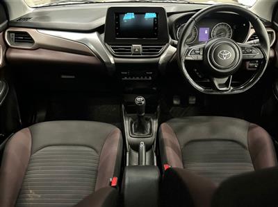 2025 TOYOTA STARLET CROSS 1.5Xs