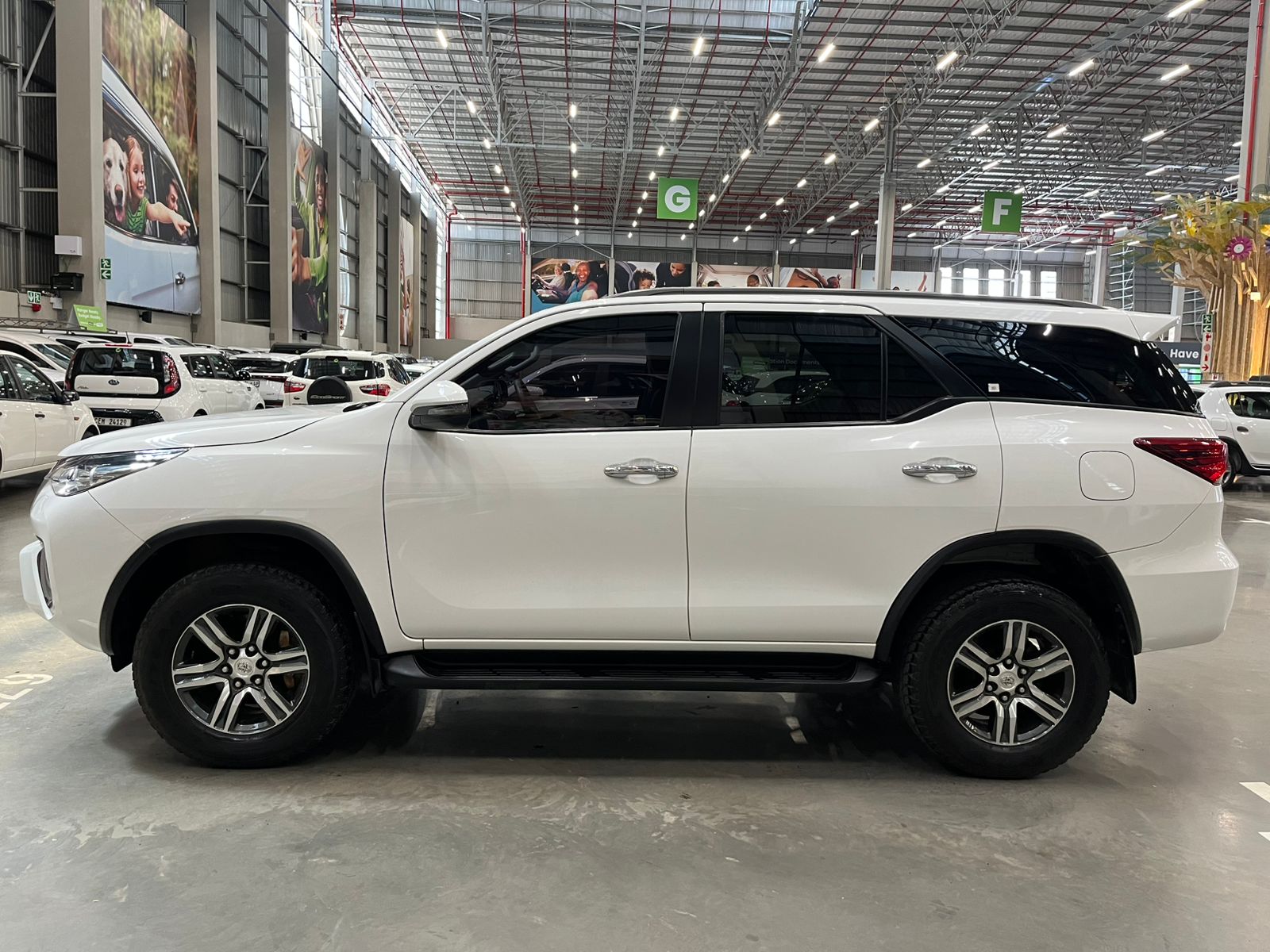 TOYOTA FORTUNER FORTUNER 2.4GD-6 R/B A/T