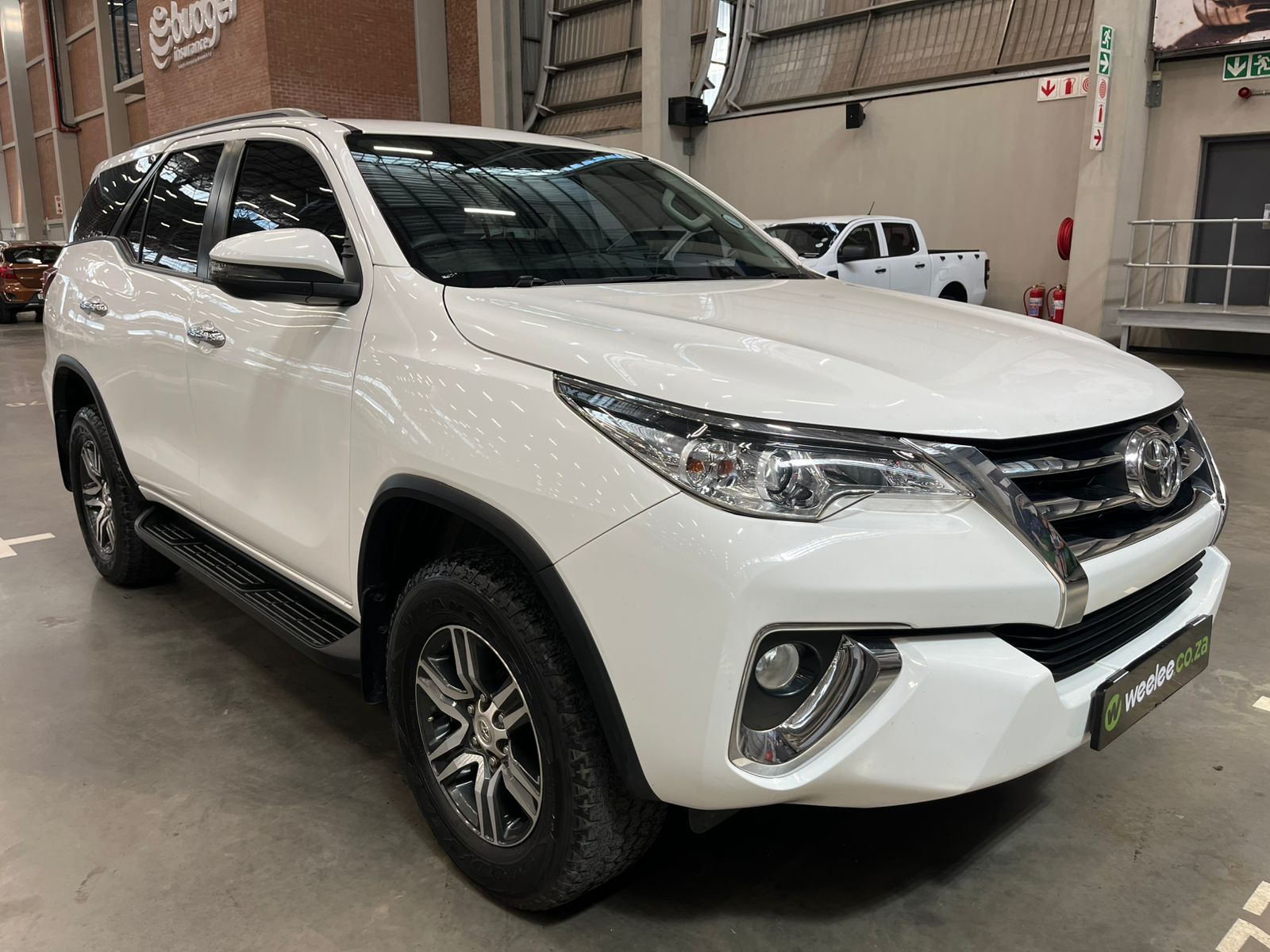 TOYOTA FORTUNER FORTUNER 2.4GD-6 R/B A/T