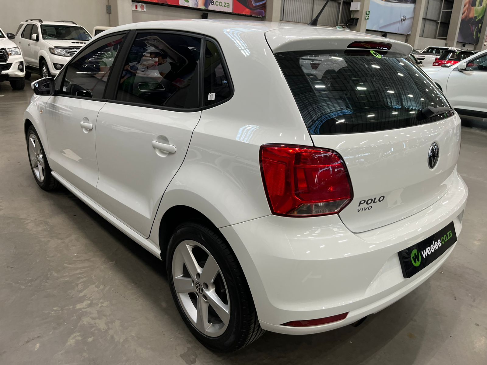 VOLKSWAGEN POLO VIVO POLO VIVO 1.6 HIGHLINE (5DR)