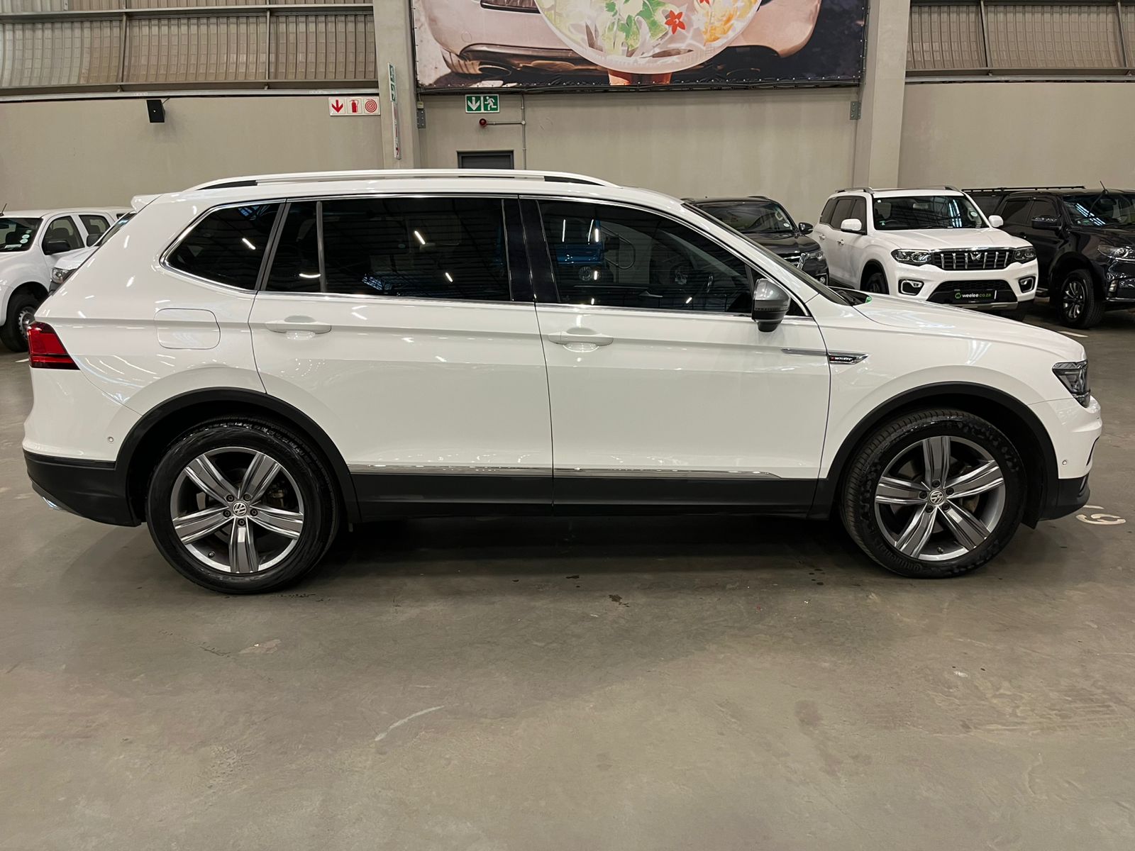 VOLKSWAGEN TIGUAN TIGUAN ALLSPACE 2.0 TSI C/LINE 4MOT DSG(132KW)