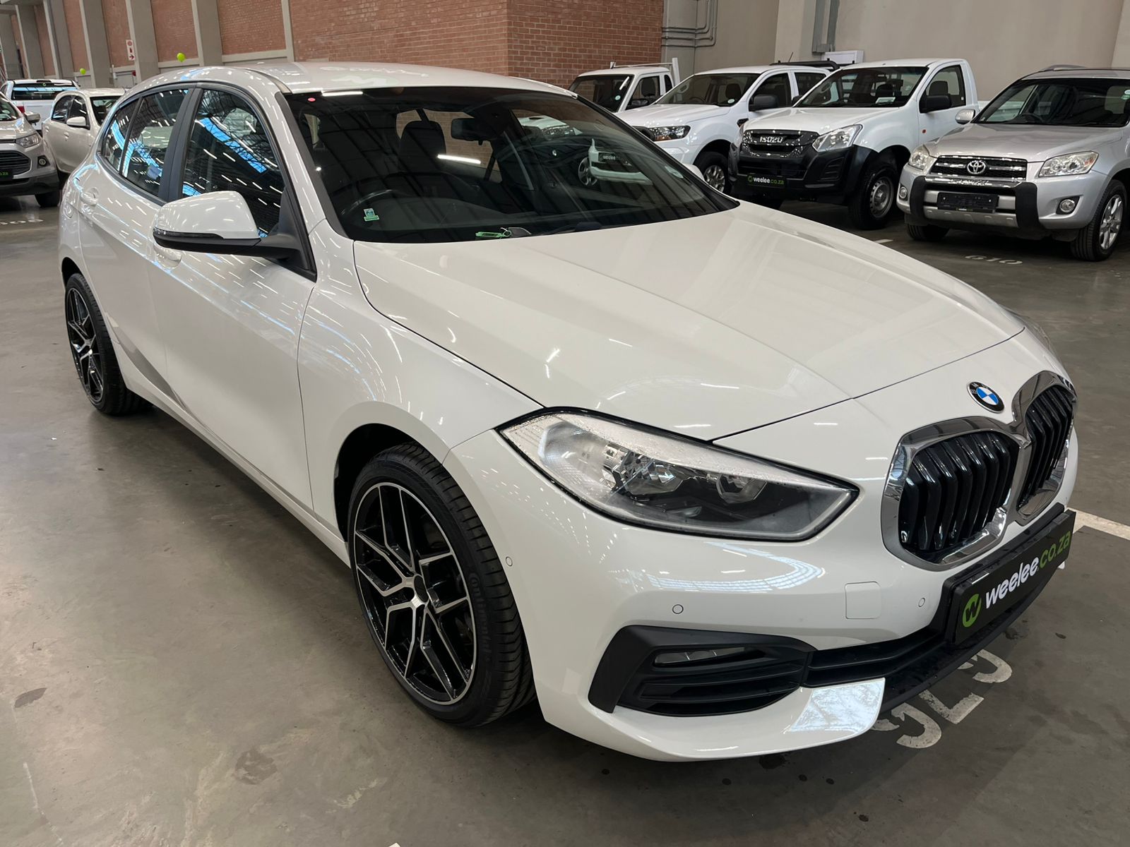 BMW 1 SERIES (F40) 118i A/T (F40)