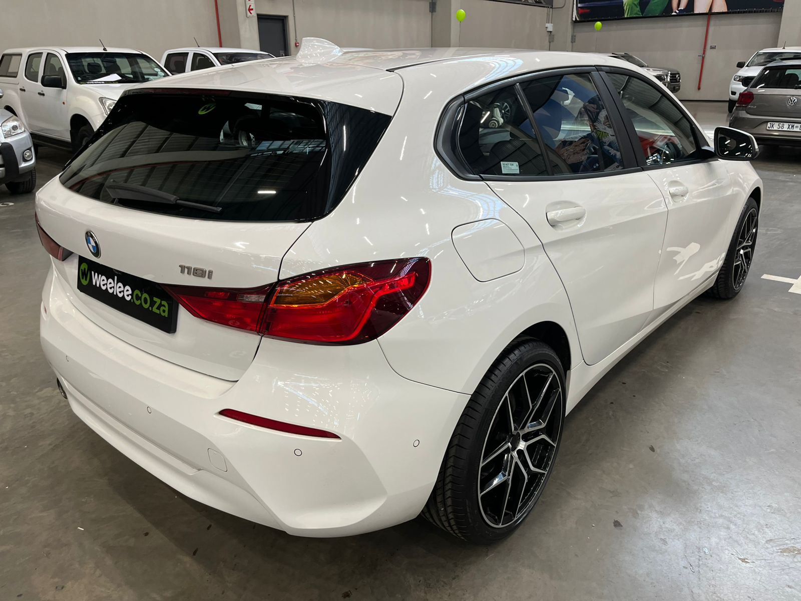 BMW 1 SERIES (F40) 118i A/T (F40)