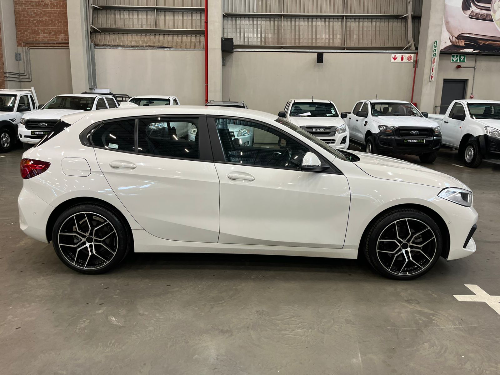 BMW 1 SERIES (F40) 118i A/T (F40)