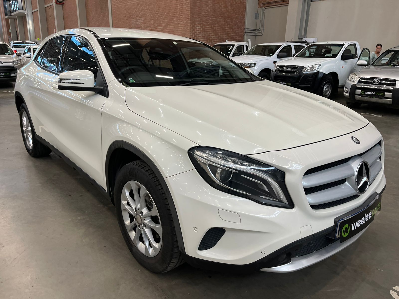 MERCEDES-BENZ GLA GLA 200 A/T
