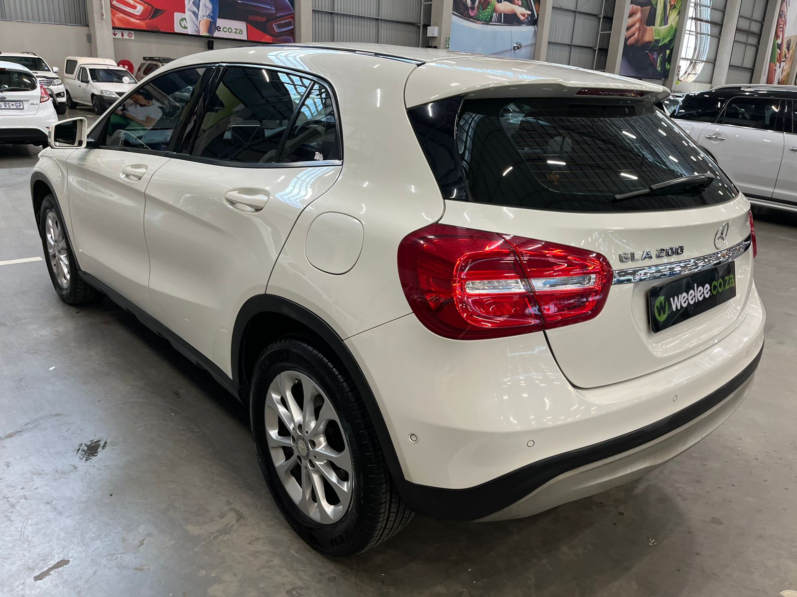 MERCEDES-BENZ GLA GLA 200 A/T