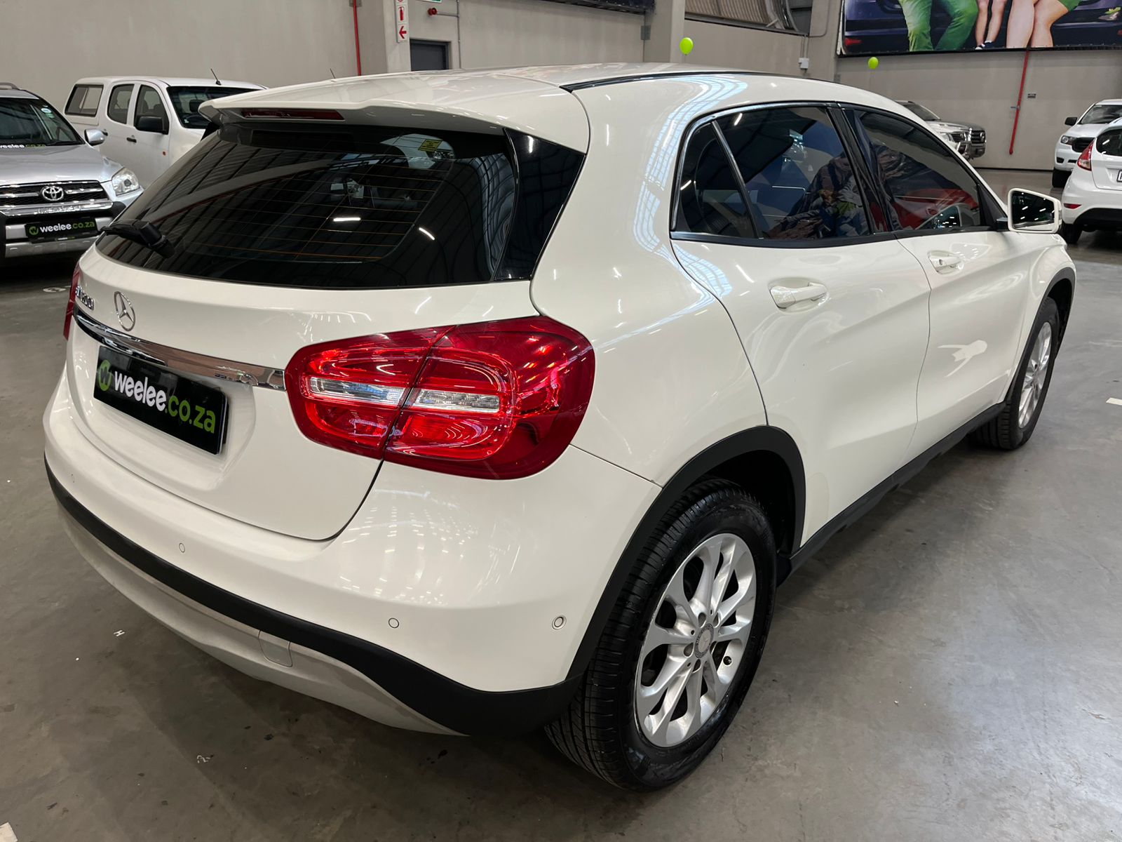 MERCEDES-BENZ GLA GLA 200 A/T