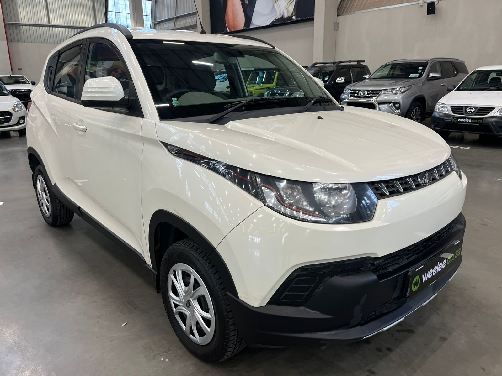 MAHINDRA KUV 100 KUV 100 1.2 K6+
