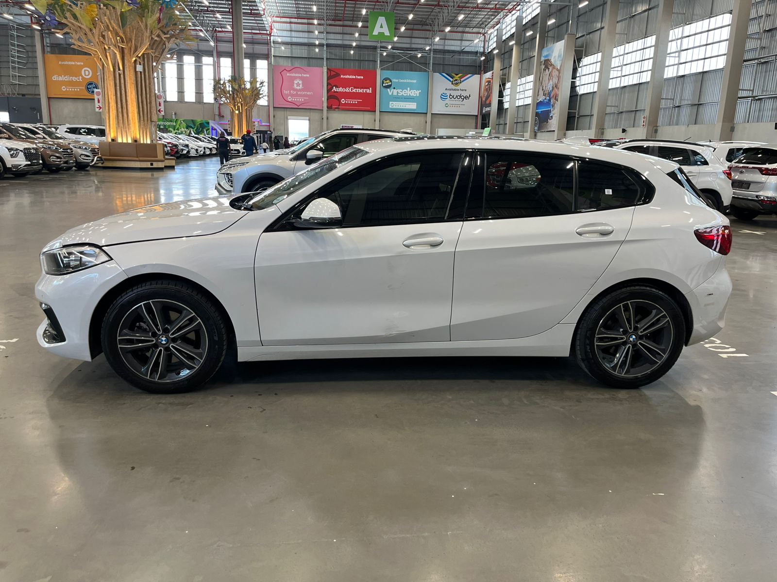 BMW 1 SERIES (F40) 118i SPORTLINE A/T (F40)