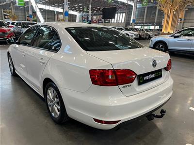 2013 VOLKSWAGEN JETTA VI 1.6 TDi COMFORTLINE DSG