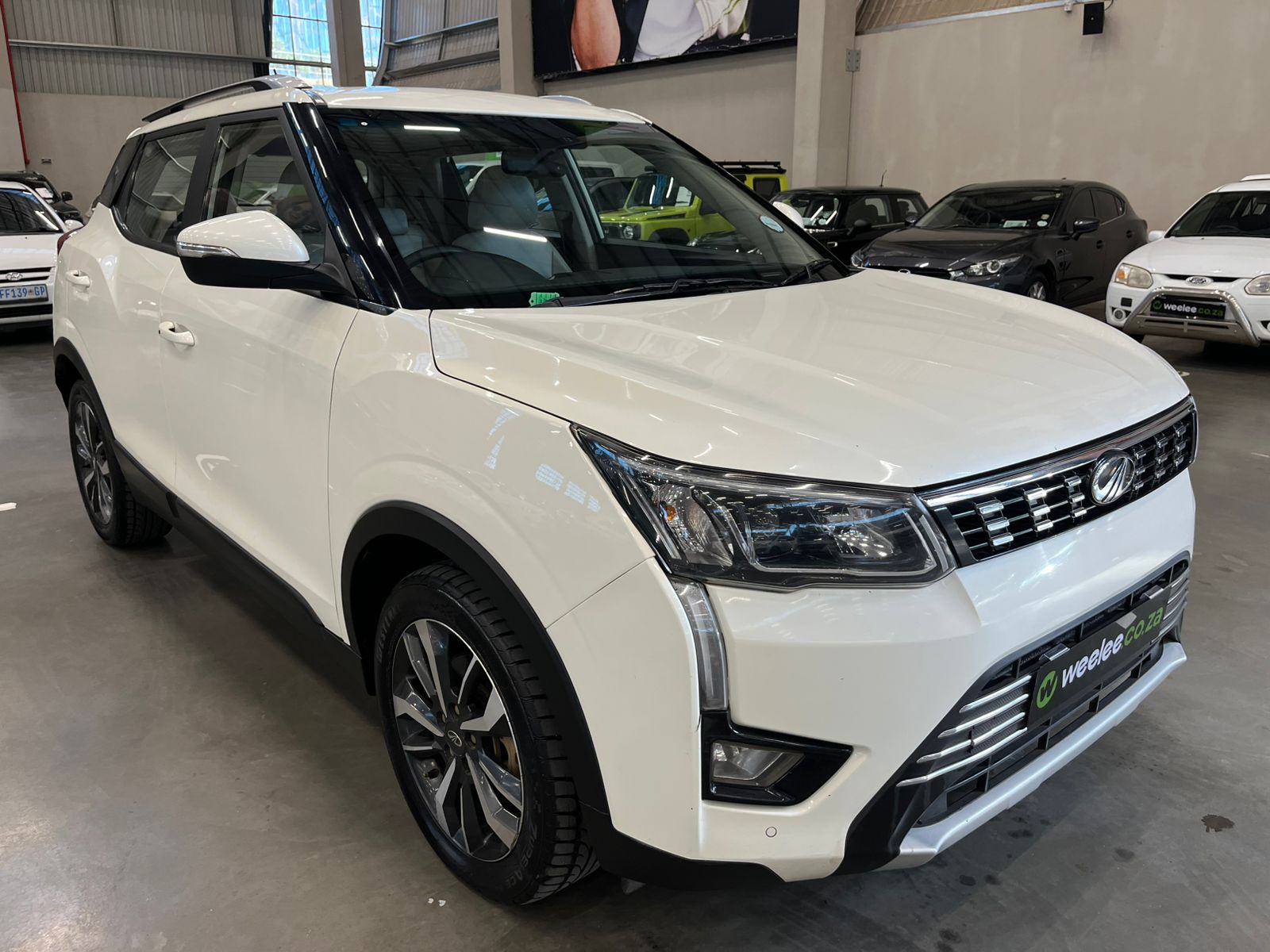 MAHINDRA XUV300 XUV300 1.5D (W8)