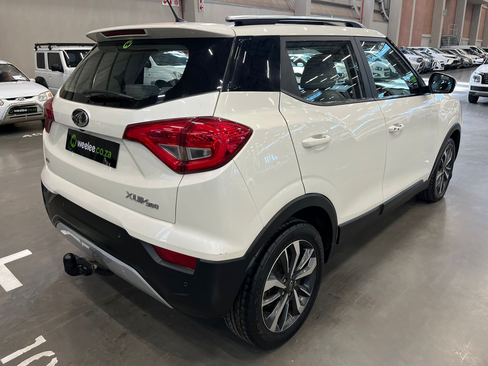 MAHINDRA XUV300 XUV300 1.5D (W8)