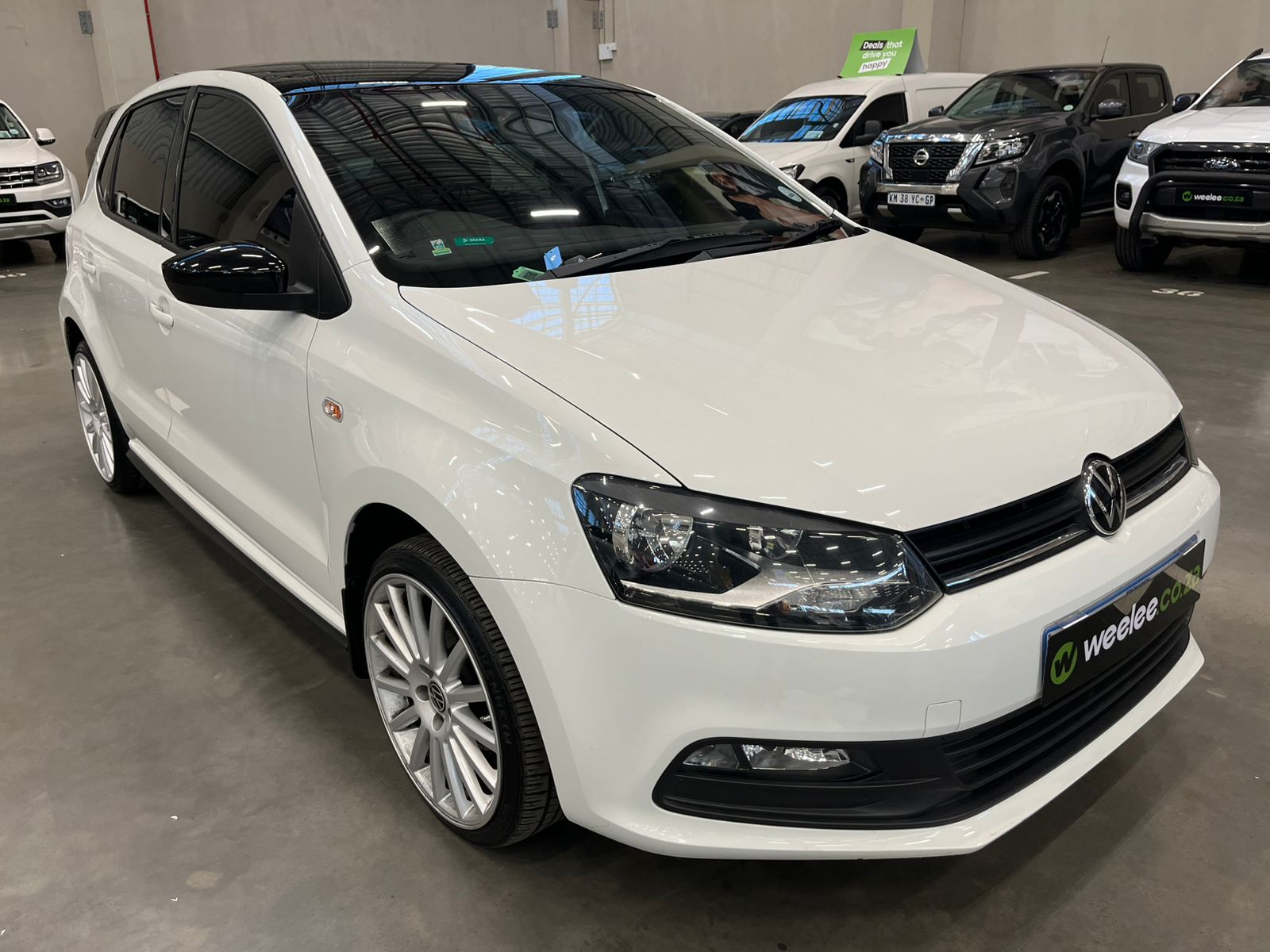 VOLKSWAGEN POLO VIVO POLO VIVO 1.6 HIGHLINE (5DR)