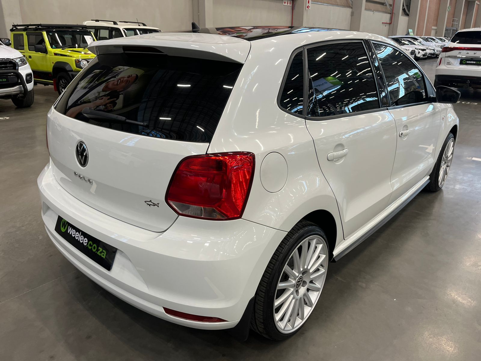 VOLKSWAGEN POLO VIVO POLO VIVO 1.6 HIGHLINE (5DR)