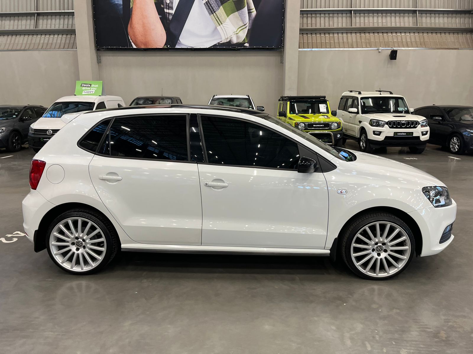 VOLKSWAGEN POLO VIVO POLO VIVO 1.6 HIGHLINE (5DR)