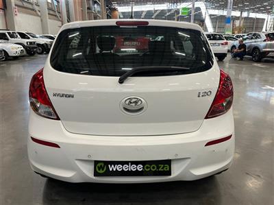 2015 HYUNDAI i20 1.4 FLUID A/T