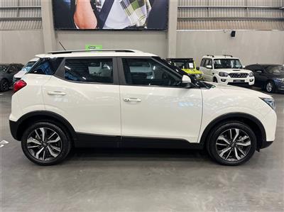 2019 MAHINDRA XUV300 1.2T (W8)