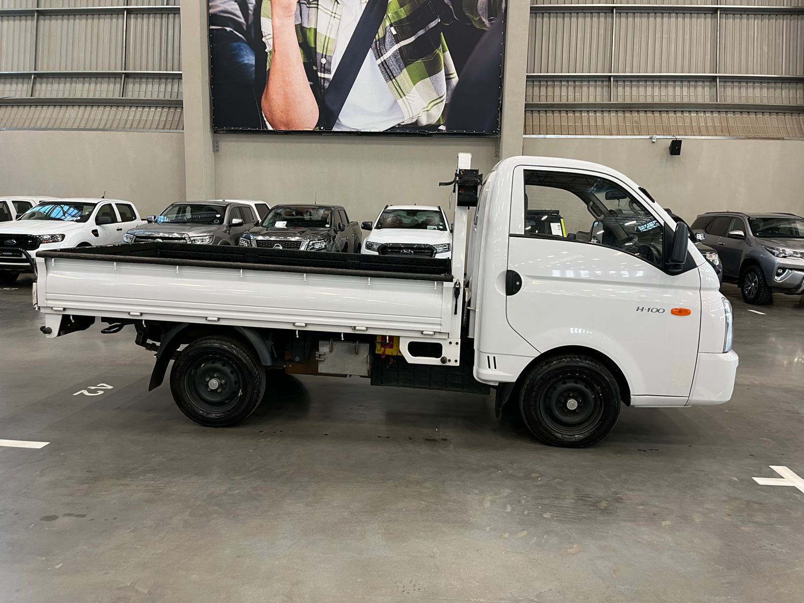HYUNDAI H100 / BAKKIE H100 2.6D F/C D/S