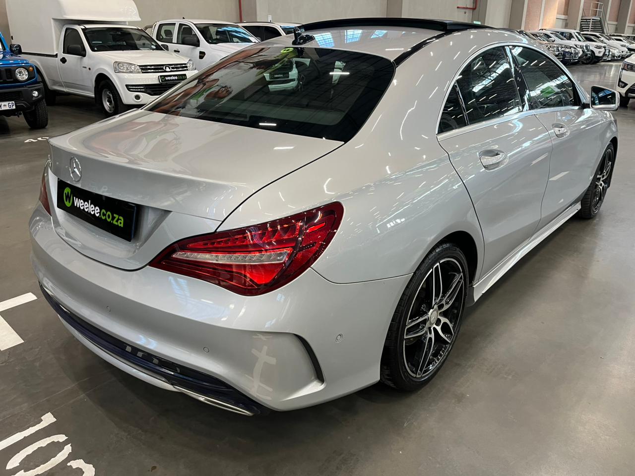 MERCEDES-BENZ CLA CLA200d A/T