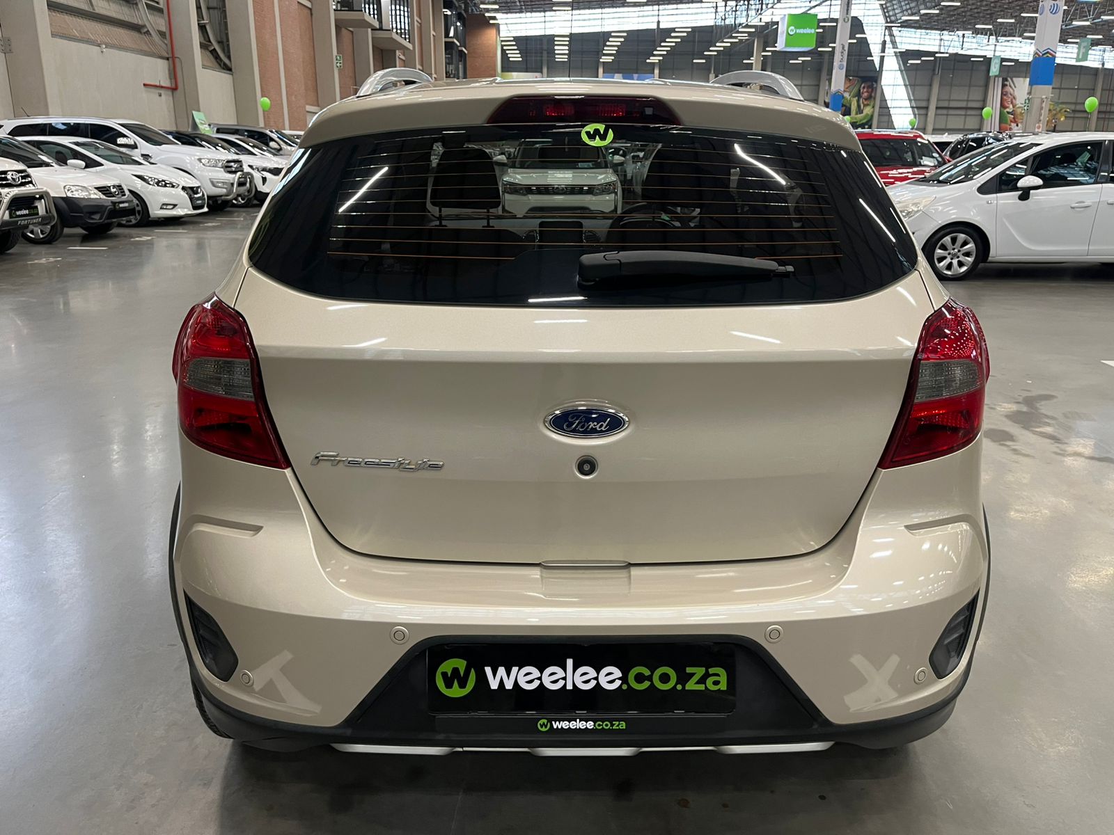 FORD FIGO FIGO FREESTYLE 1.5Ti VCT TITANIUM 5DR