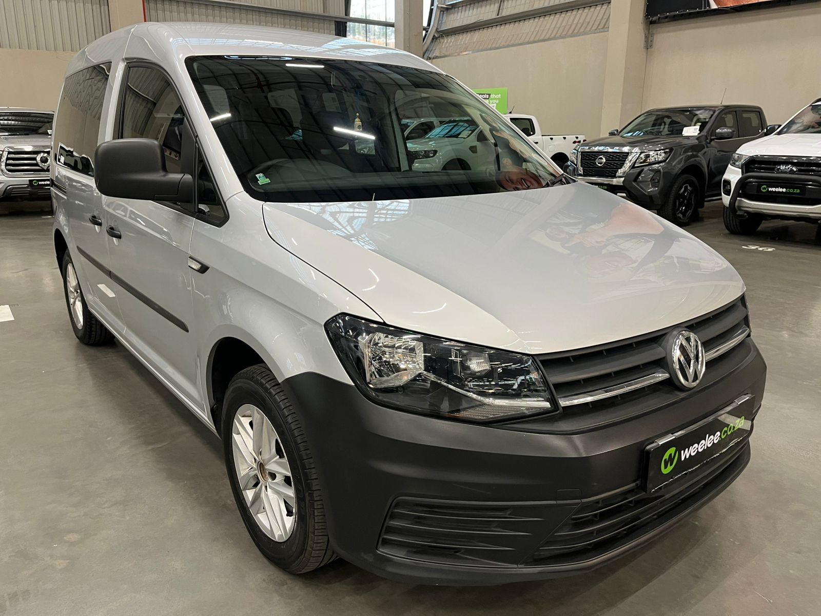 VOLKSWAGEN CADDY CADDY4 CREWBUS 1.6i  (7 SEAT)
