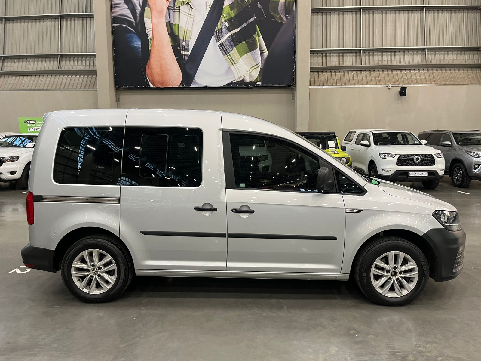 VOLKSWAGEN CADDY CADDY4 CREWBUS 1.6i  (7 SEAT)