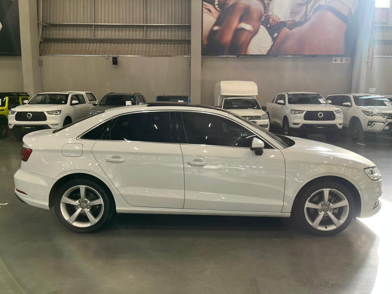 AUDI A3 A3 1.4T FSI STRONIC (35 TFSI)