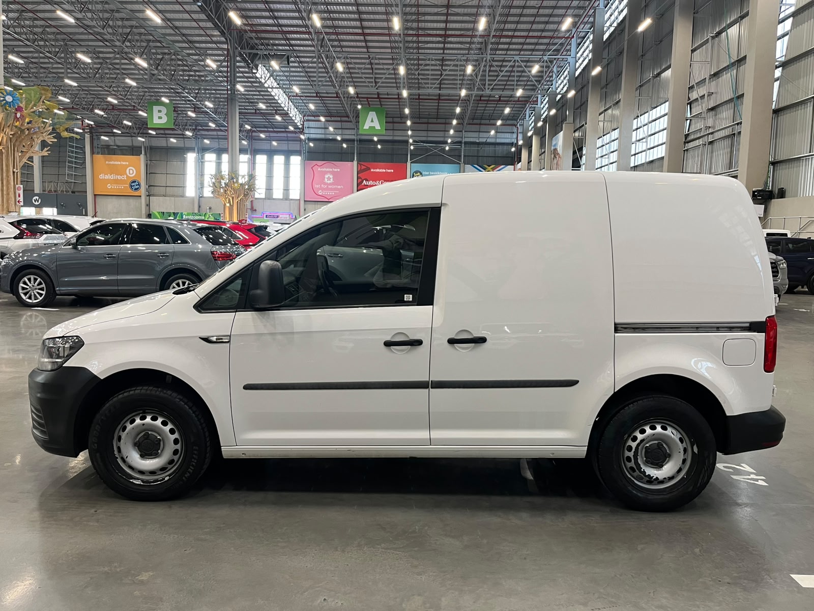VOLKSWAGEN CADDY CADDY4 1.6i (81KW) F/C P/V