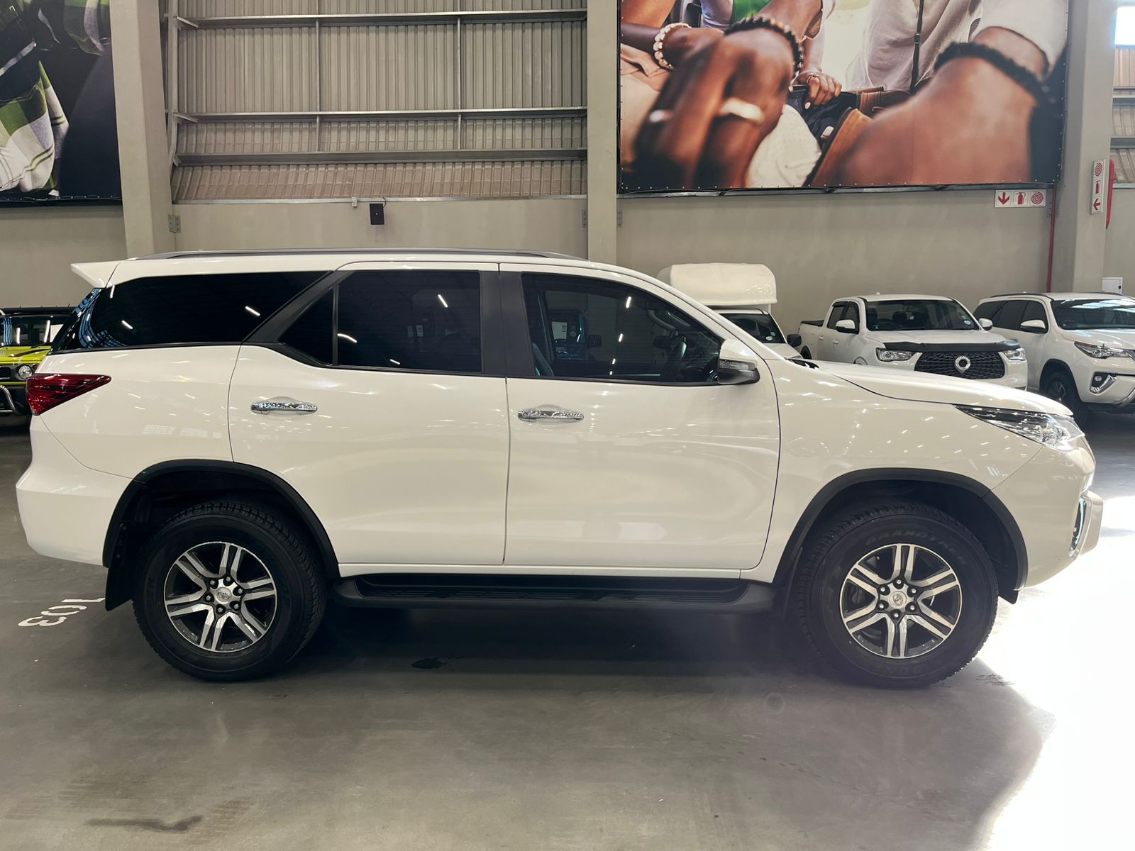 TOYOTA FORTUNER FORTUNER 2.4GD-6 R/B A/T