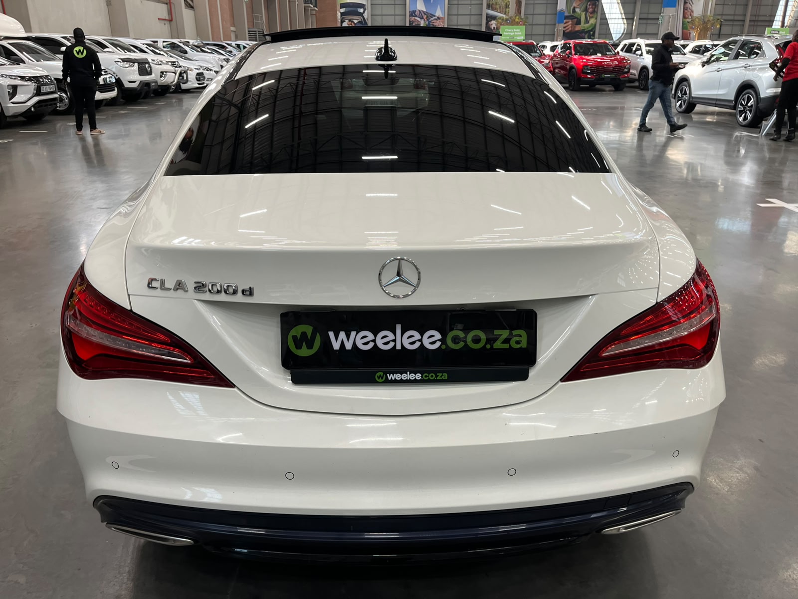 MERCEDES-BENZ CLA CLA200d A/T