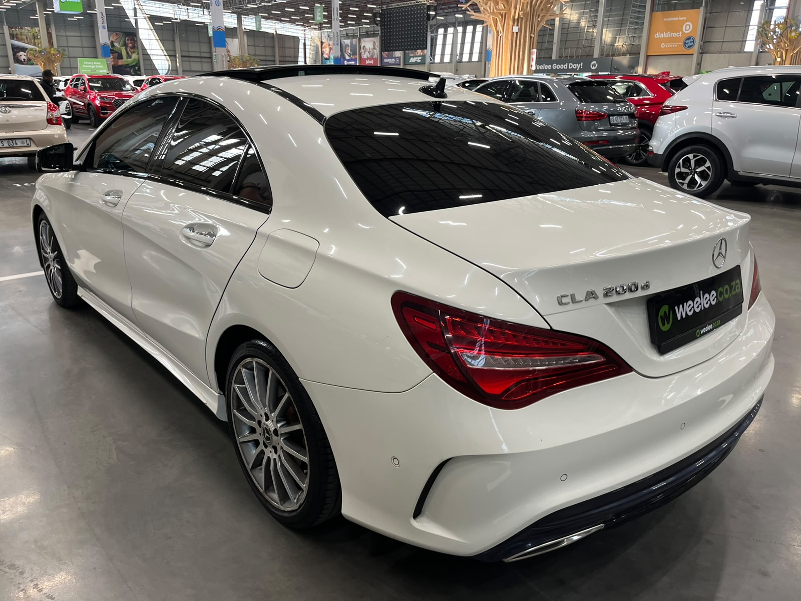 MERCEDES-BENZ CLA CLA200d A/T