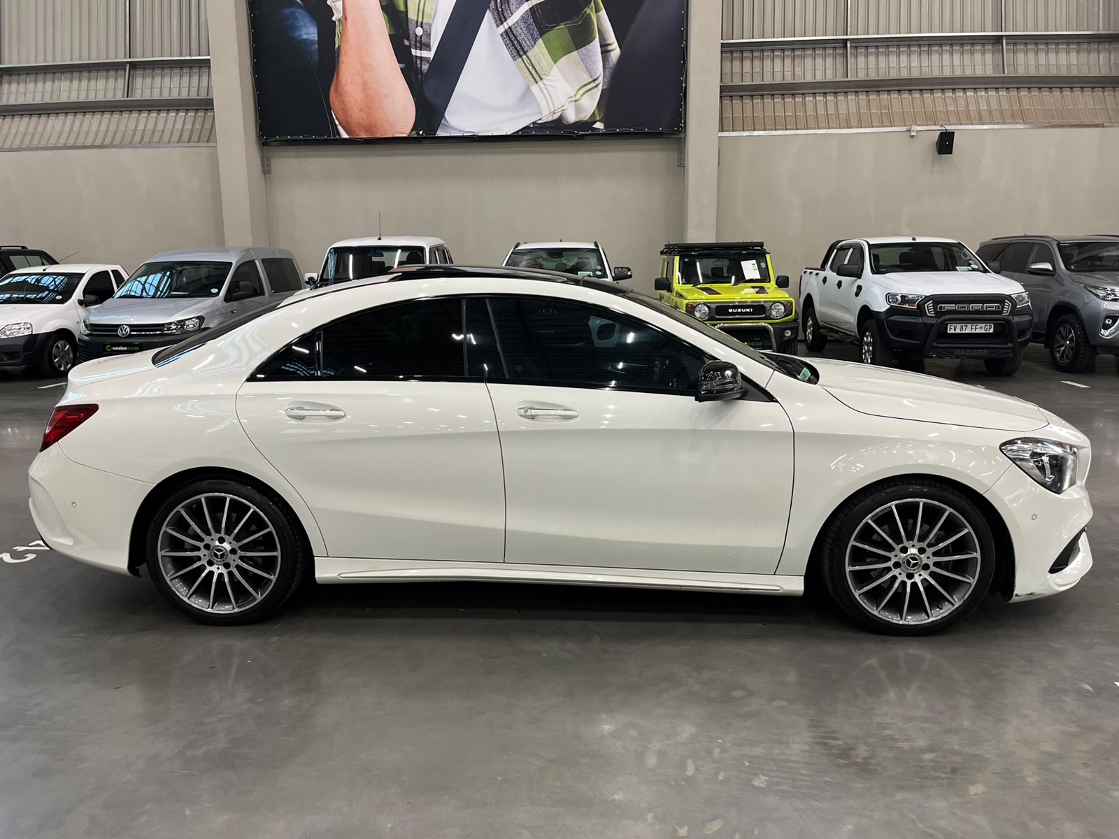 MERCEDES-BENZ CLA CLA200d A/T