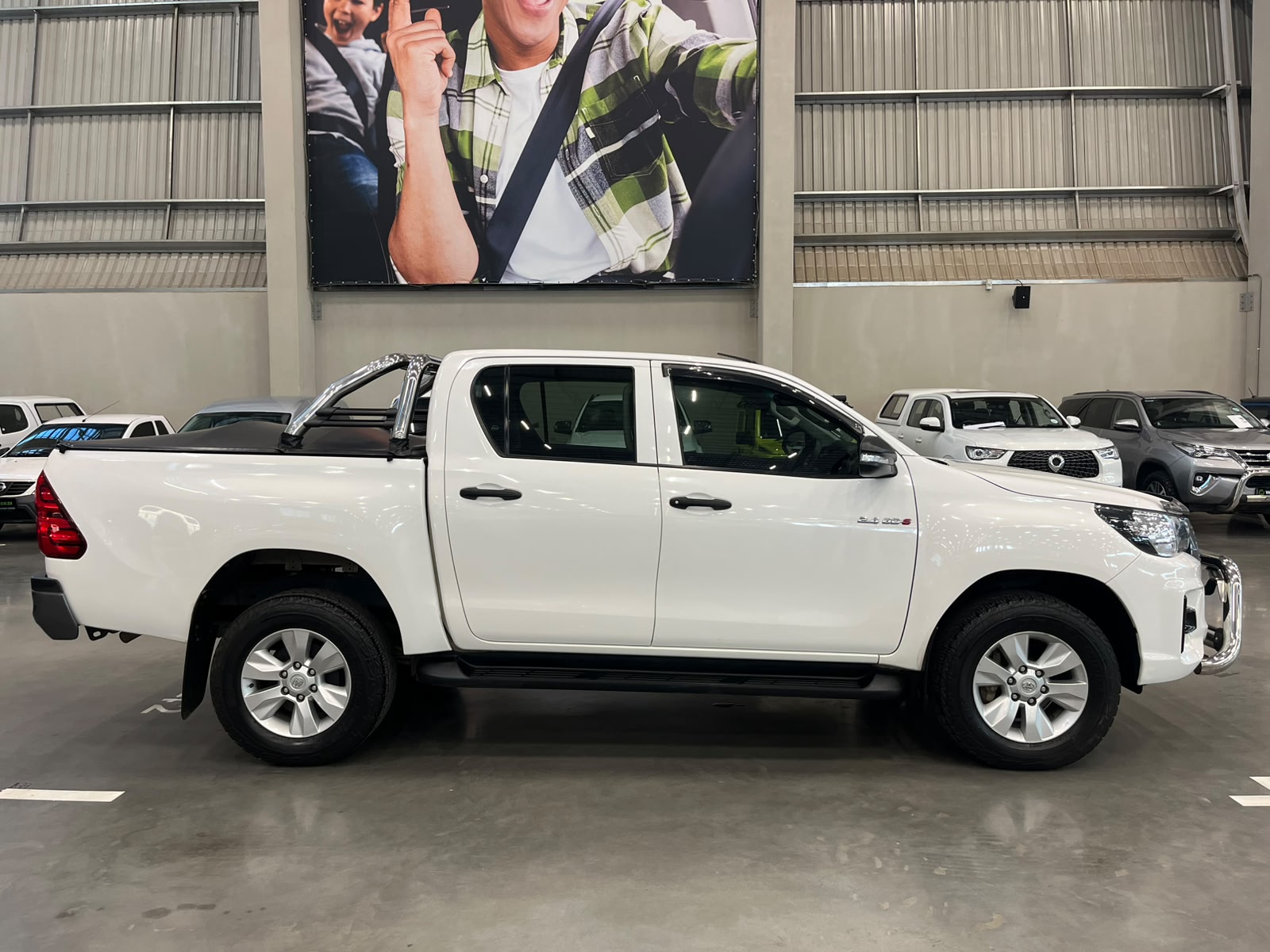 TOYOTA HILUX HILUX 2.4 GD-6 RB SRX P/U D/C