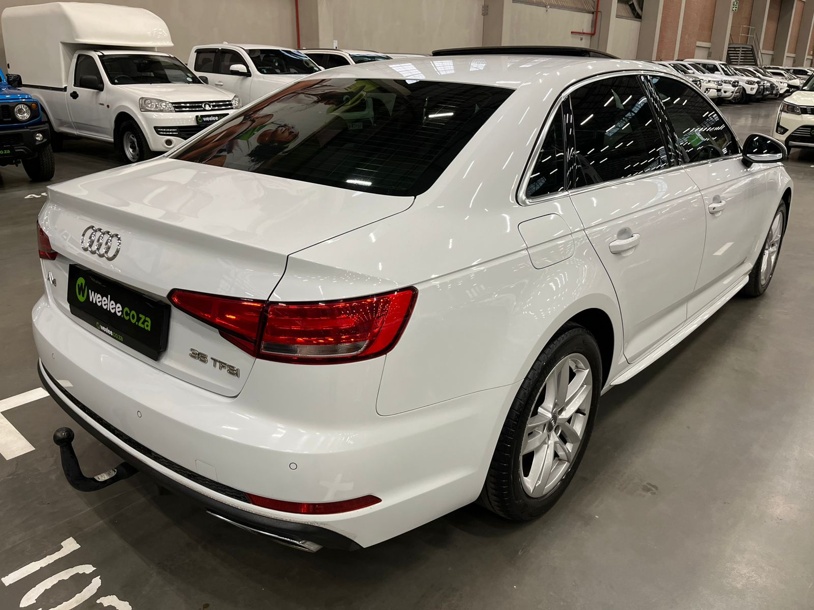 AUDI A4 A4 1.4T FSI STRONIC (B9) (35 TFSI)