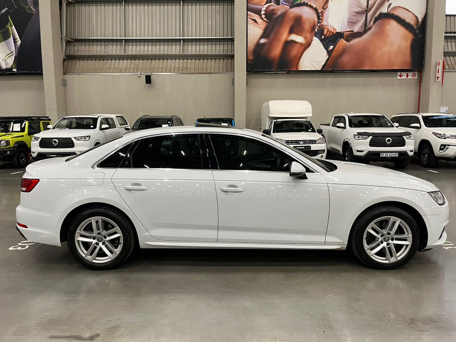 AUDI A4 A4 1.4T FSI STRONIC (B9) (35 TFSI)
