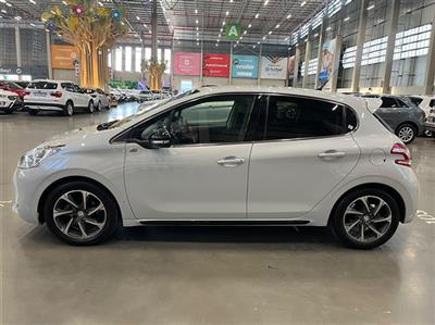 2015 PEUGEOT 208 1.6 VTi ALLURE A/T 5DR