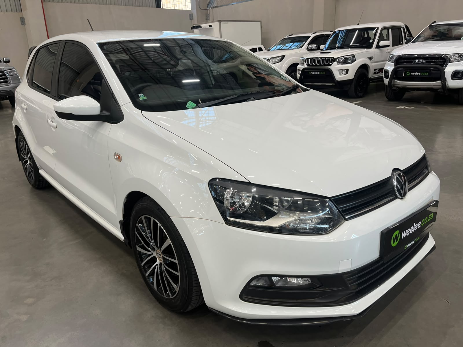 VOLKSWAGEN POLO VIVO POLO VIVO 1.6 COMFORTLINE TIP (5DR)