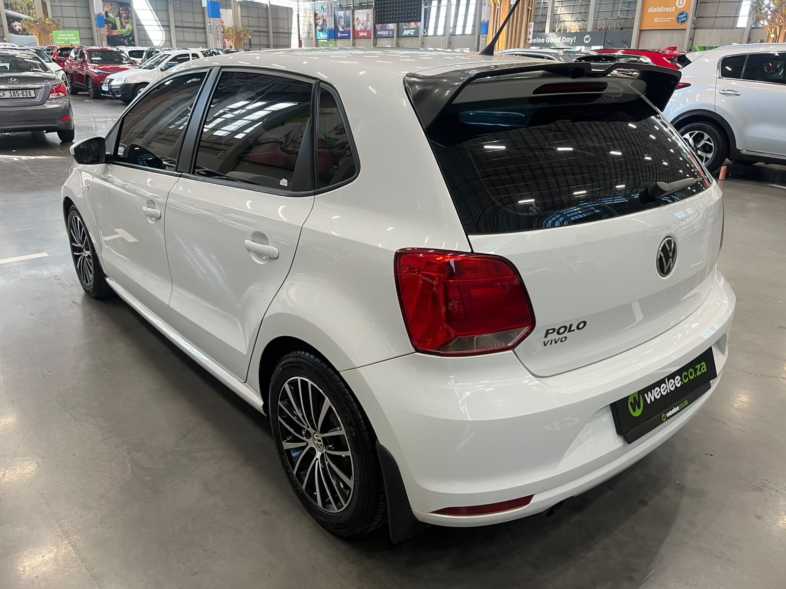 VOLKSWAGEN POLO VIVO POLO VIVO 1.6 COMFORTLINE TIP (5DR)