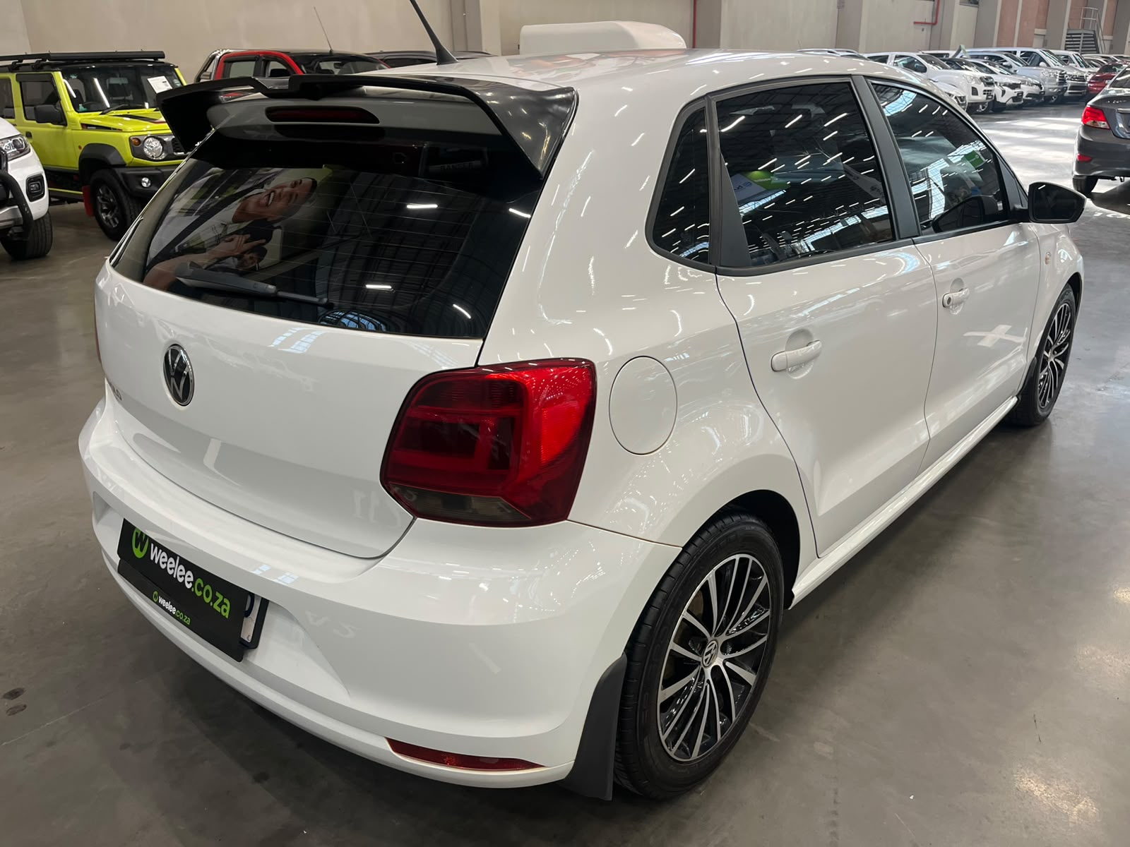 VOLKSWAGEN POLO VIVO POLO VIVO 1.6 COMFORTLINE TIP (5DR)