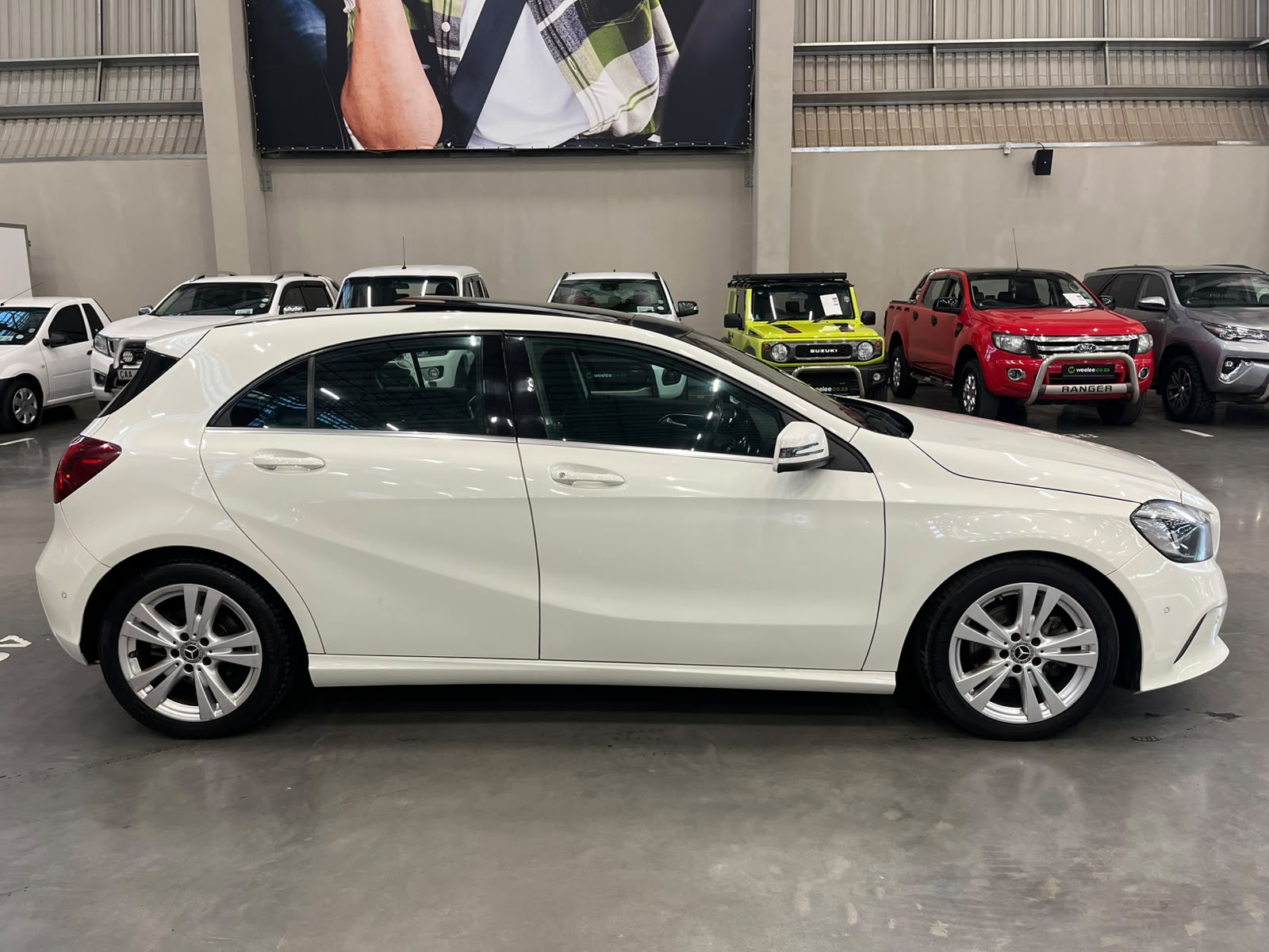 MERCEDES-BENZ A CLASS A 200d STYLE A/T