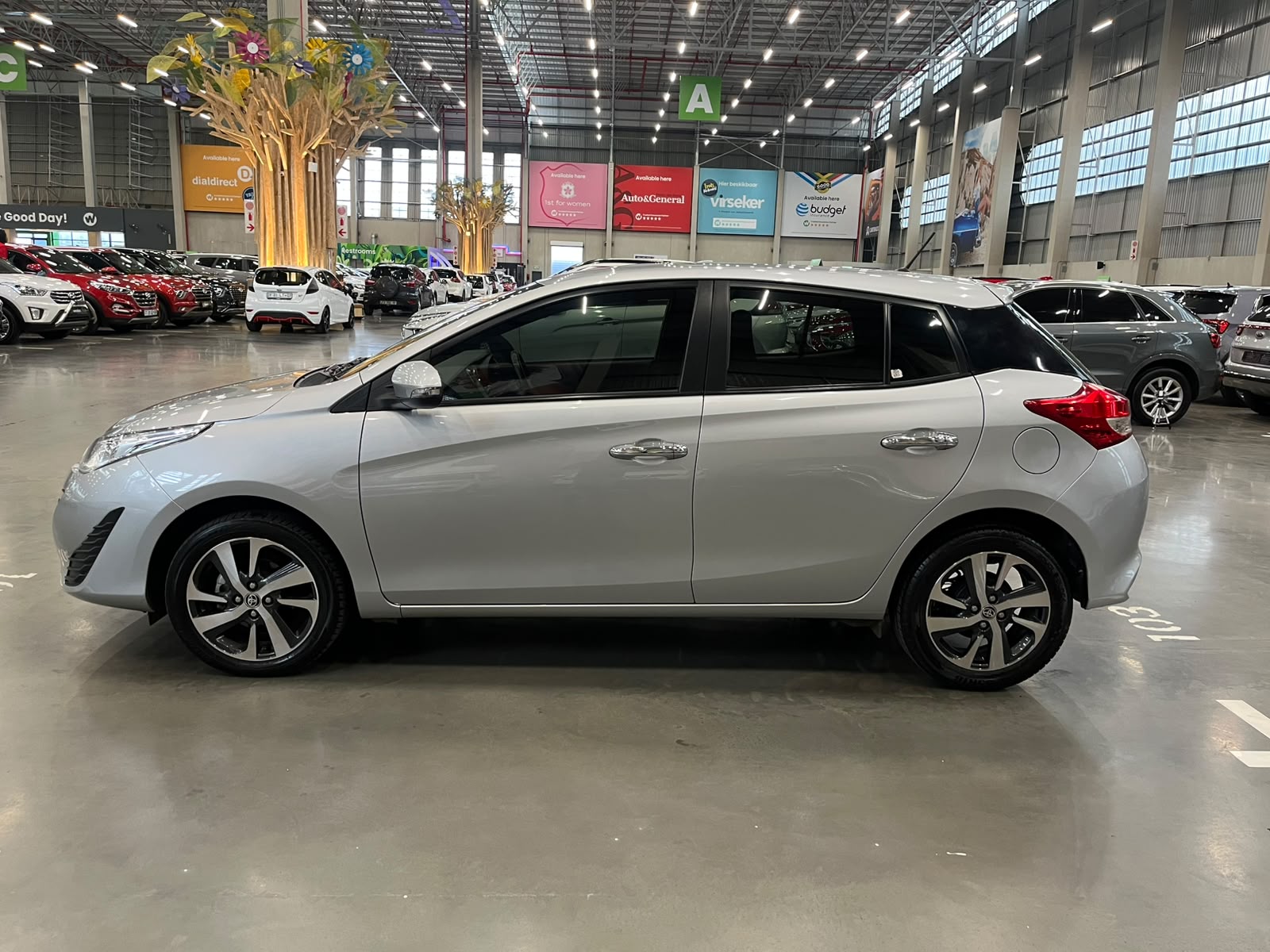 TOYOTA YARIS YARIS 1.5 XS CVT 5Dr