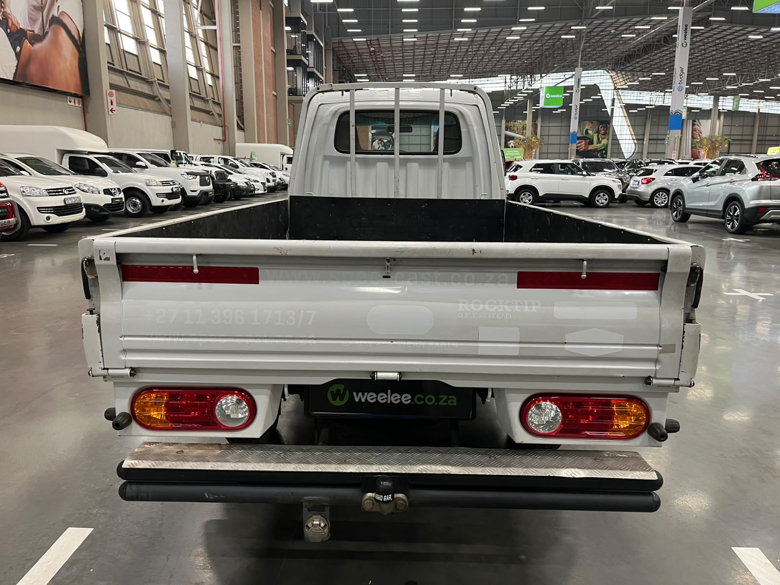 HYUNDAI H100 / BAKKIE H100 2.6D A/C F/C D/S