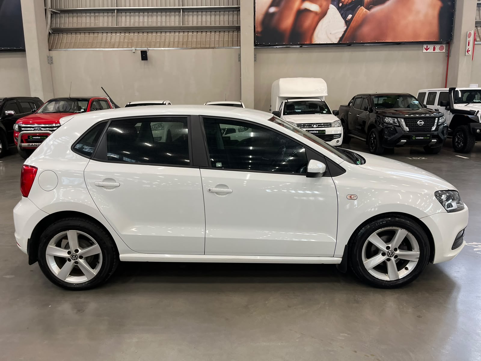 VOLKSWAGEN POLO VIVO POLO VIVO 1.6 HIGHLINE (5DR)
