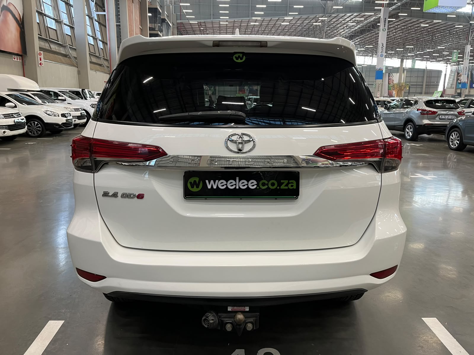 TOYOTA FORTUNER FORTUNER 2.4GD-6 R/B A/T
