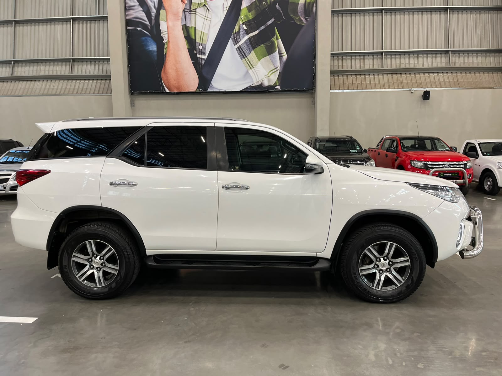 TOYOTA FORTUNER FORTUNER 2.4GD-6 R/B A/T
