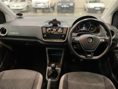 2017 VOLKSWAGEN CROSS UP! 1.0 5DR
