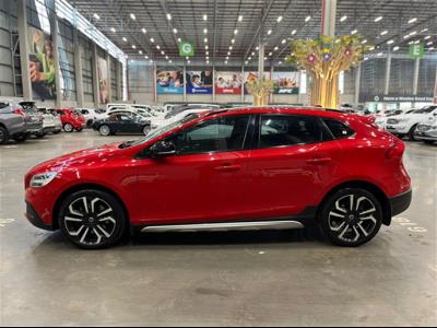 2017 VOLVO V40 CC T4 INSCRIPTION GEARTRONIC