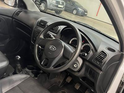 2011 KIA PICANTO 1.1 STRIKER A/T
